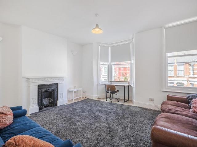 Bracewell Road, London 3 bed flat to rent £3,198 pcm £738 pw