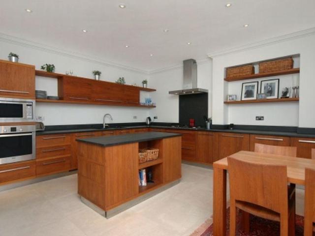 Bracknell Gardens, Hampstead, NW3 4 bed flat to rent £9,902 pcm £2,285 pw