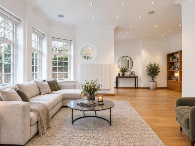 Bracknell Gardens, Hampstead NW3, 4 bed flat to rent, £10,900 pcm | PrimeLocation