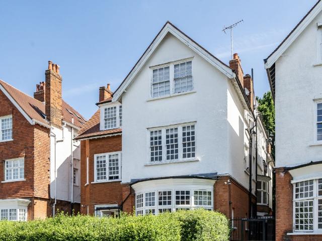 Bracknell Gardens, London NW3, 3 bed flat to rent, £5,000 pcm | PrimeLocation