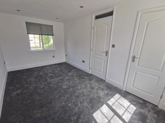 Bracknell, jameston, RG12 2 bed maisonette to rent £1,350 pcm £312 pw