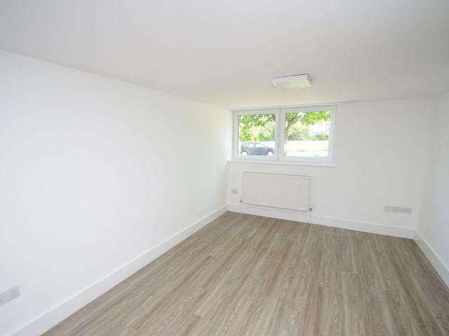 Bracknell Place HP2, Hemel Hempstead, 1 bed flat to rent, £1,150 pcm | PrimeLocation