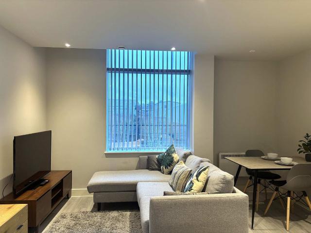 Bracknell RG42, Studio to rent, £1,817 pcm | PrimeLocation