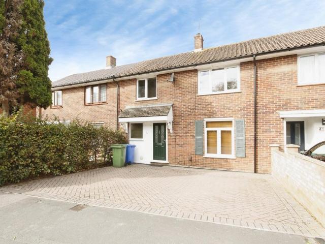 Bracknell RG12 3 bed terraced house to rent £1,700 pcm £392 pw