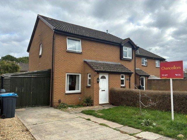 Bracken Close, Carterton. 2 bed semi detached house to rent £1,350 pcm £312 pw