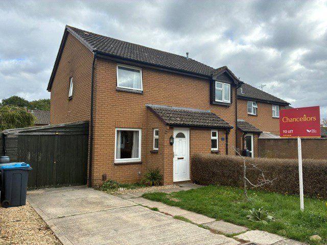 Bracken Close, Carterton, Oxfordshire OX18, 2 bed semi detached house to rent, £1,350 pcm | PrimeLocation