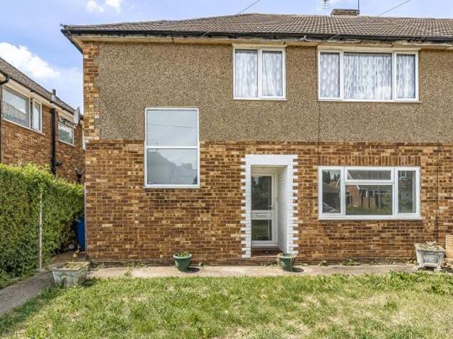 Bracken Road, Maidenhead, SL6 2 bed flat to rent £1,650 pcm £381 pw