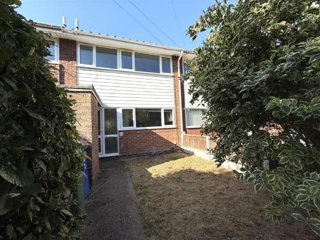 Bracken Way, Rugeley WS15 3 bed terraced house to rent £1,100 pcm £254 pw
