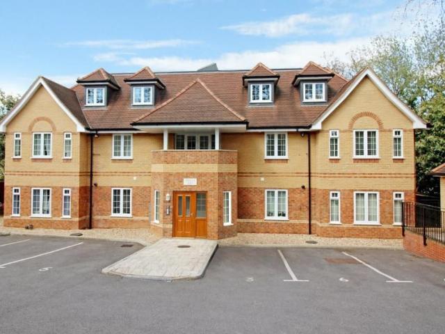 Brackendale Court, 116 Portsmouth Road, Camberley, Surrey GU15, 2 bed flat to rent, £1,550 pcm | PrimeLocation