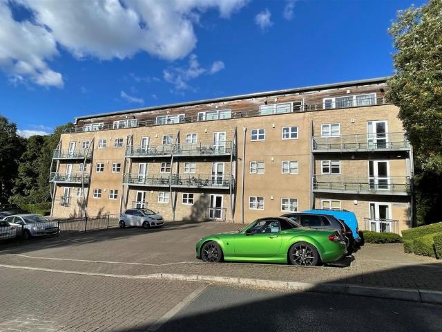Brackendale Court, Thackley BD10, 2 bed flat to rent, £750 pcm | PrimeLocation
