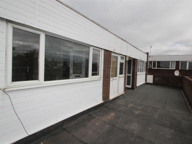Brackendale Shopping Centre 2 Bedroom Flat