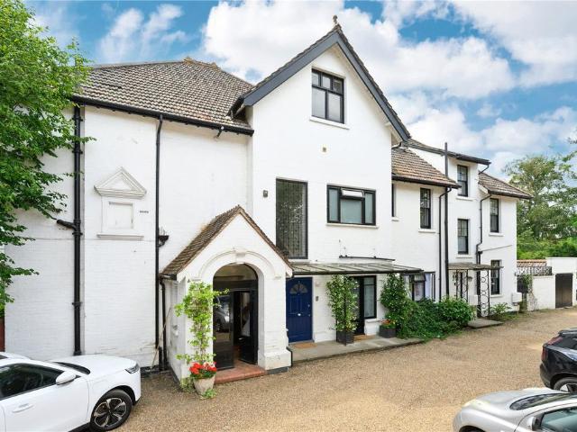 Brackenhurst, St. Georges Avenue. 2 bed maisonette to rent £2,250 pcm £519 pw