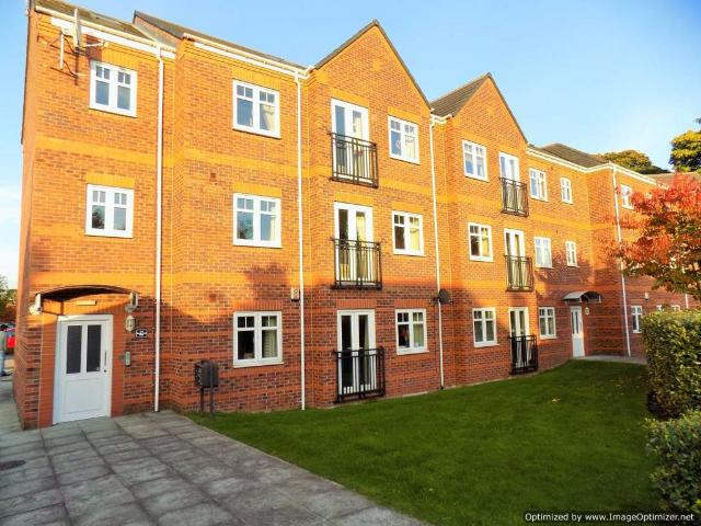 Brackenhurst Place, Moortown, Leeds. 2 bed apartment to rent £1,000 pcm £231 pw