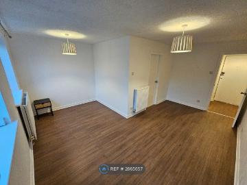Brackenwood Mews, Wilmslow SK9, Studio to rent, £750 pcm | PrimeLocation