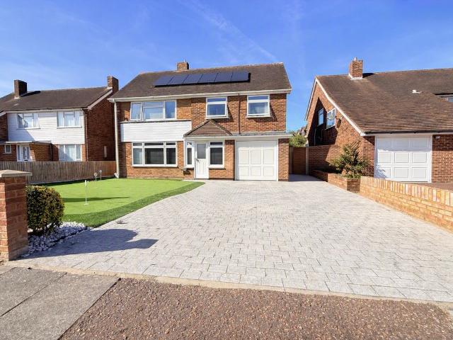 Brackenwood, Sunbury On Thames TW16, 2 bed detached house to rent, £1,900 pcm | PrimeLocation