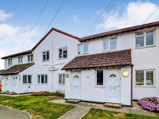Bracklesham Court, Bracklesham Lane 1 bed flat to rent £850 pcm £196 pw