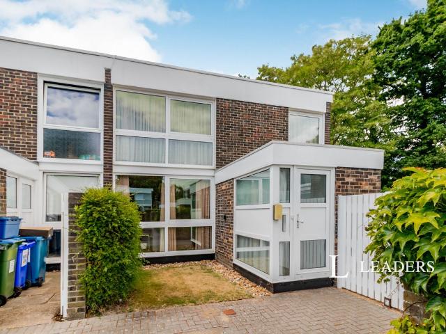 Brackley, Weybridge KT13, 3 bed property to rent, £2,500 pcm | PrimeLocation