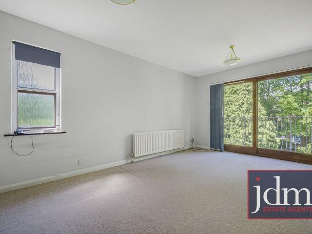 Brackley Road, Beckenham BR3, 2 bed flat to rent, £1,800 pcm | PrimeLocation