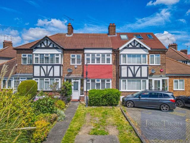 Brackley Square, Woodford Green IG8, 3 bed terraced house to rent, £2,250 pcm | PrimeLocation