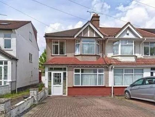 Brad at Avenue, Croydon CR2 4 bed semi detached house to rent £2,600 pcm £600 pw