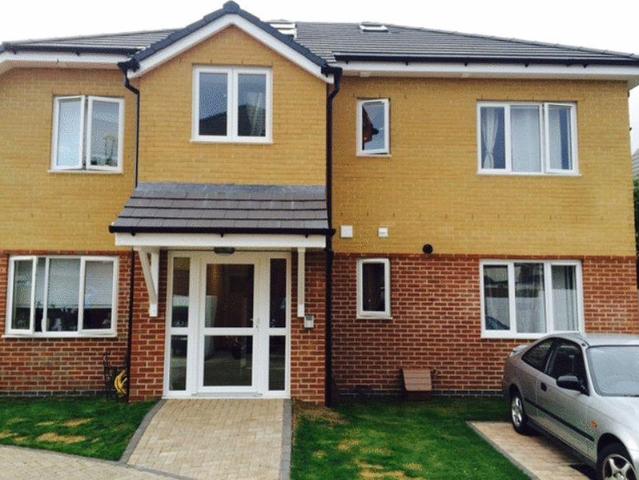 Bradbury Court, 1 3 Avon Close 2 bed apartment to rent £1,050 pcm £242 pw