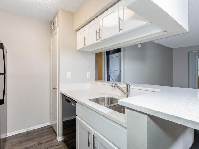 Bradenton Reserve 1 Bedroom Apartment for Rent at 6050 34th St W, Bradenton, FL 34210