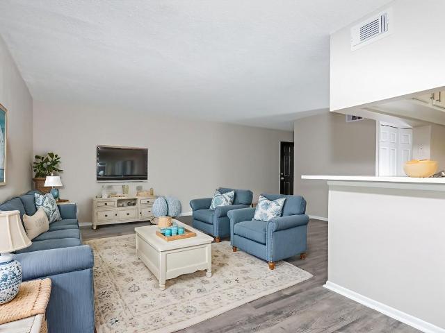 Bradenton Reserve 1 Bedroom Apartment for Rent at 6050 34th St W, Bradenton, FL 34210