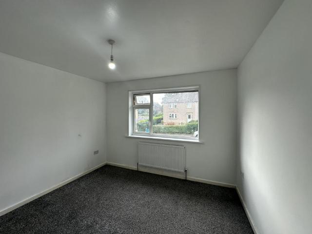 Bradford, West Yorkshire, BD10 3 bed semi detached house to rent £950 pcm £219 pw