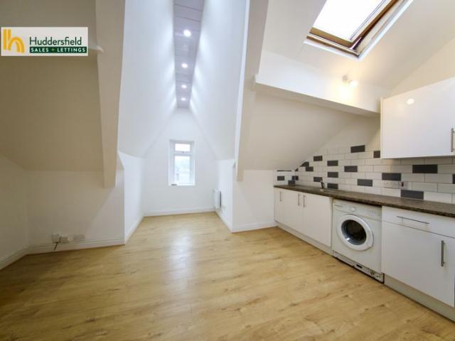 Bradford Road, Huddersfield HD1, 1 bed flat to rent, £600 pcm | PrimeLocation