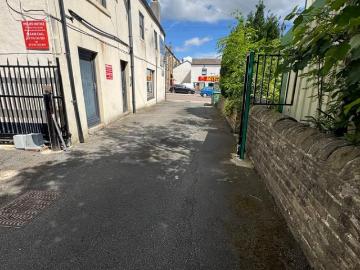 Bradford Road, Pudsey LS28, 2 bed flat to rent, £775 pcm | PrimeLocation