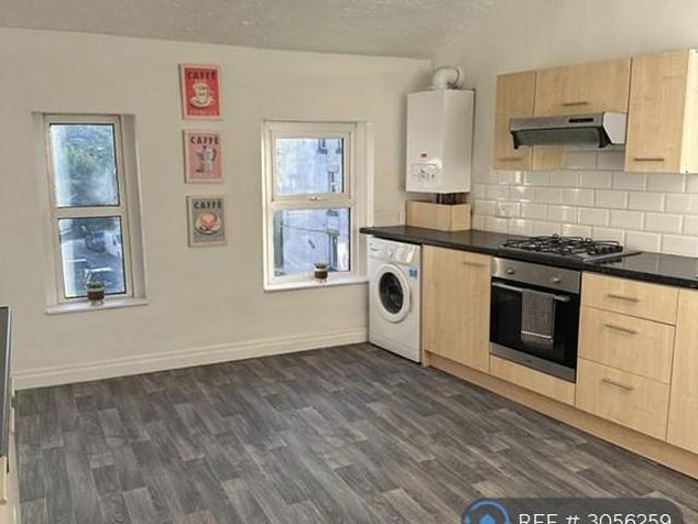 Bradford Road, Stanningley, Pudsey, LS28 2 bed flat to rent £845 pcm £195 pw