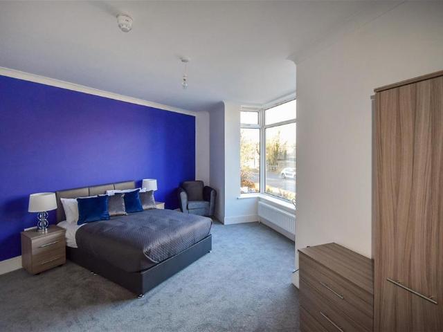 Bradford Road, Shipley, BD18 3NP 1 bed in a house share to rent £550 pcm £127 pw