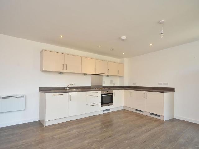 Bradfield Close, Woking GU22, 1 bed flat to rent, £1,450 pcm | PrimeLocation