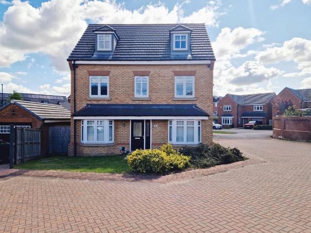 Bradfield Way, Rotherham S60 5 bed detached house to rent £1,750 pcm £404 pw