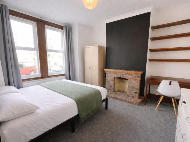 Brading Road BN2, 5 bed terraced house to rent, £3,065 pcm | PrimeLocation