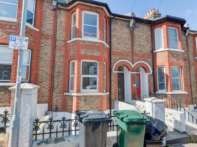 Brading Road, Brighton BN2 5 bed house to rent £607 pcm £140 pw