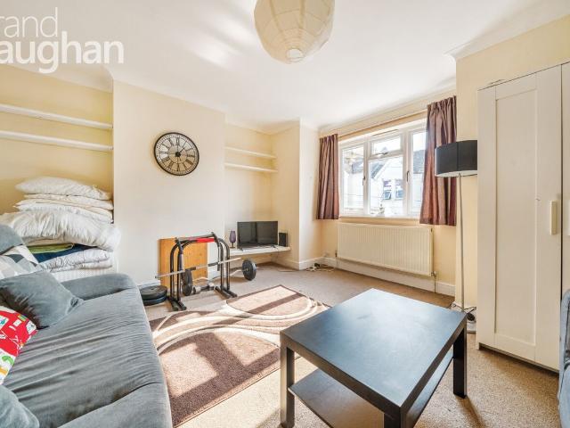 Brading Road, Brighton, East Sussex BN2, 2 bed maisonette to rent, £1,550 pcm | PrimeLocation