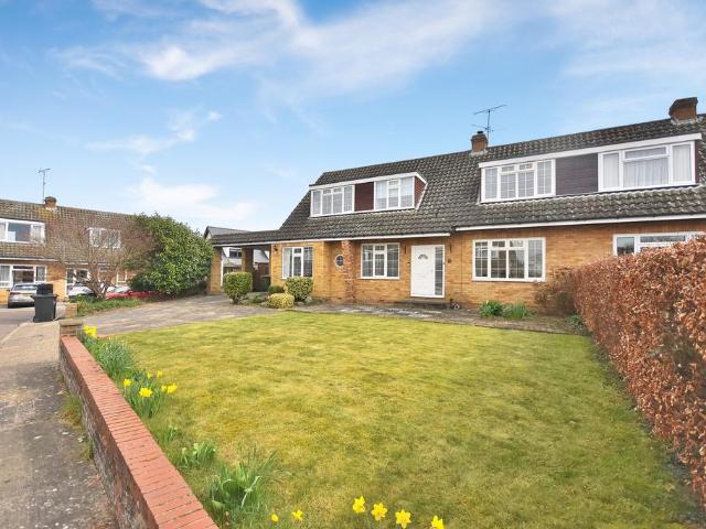Bradley Common, Bishop's Stortford CM23 4 bed semi detached house to rent £2,500 pcm £577 pw