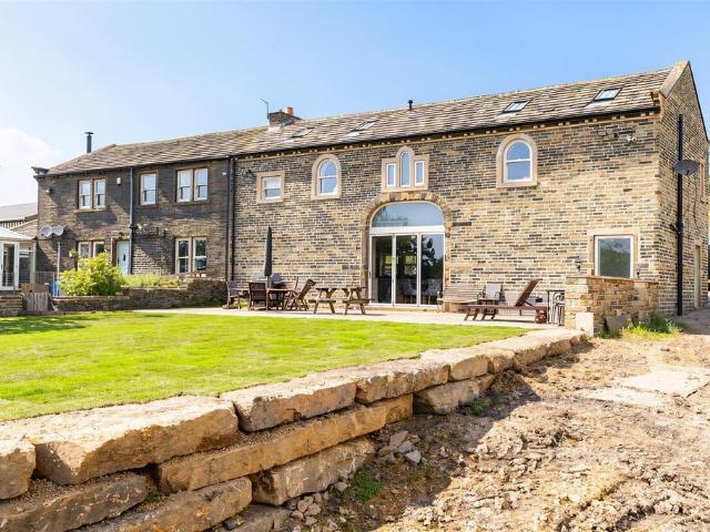 Bradshaw, Halifax 5 bed detached house to rent £5,000 pcm £1,154 pw