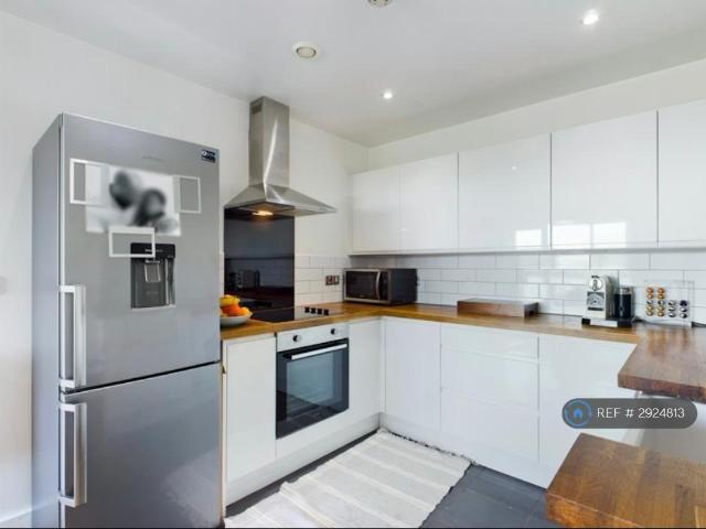 Bradshawgate, Bolton, BL1 2 bed flat to rent £1,050 pcm £242 pw