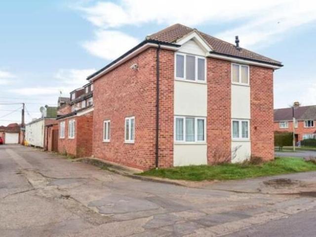 Bradstocks Way, Sutton Courtenay. 2 bed flat to rent £1,300 pcm £300 pw