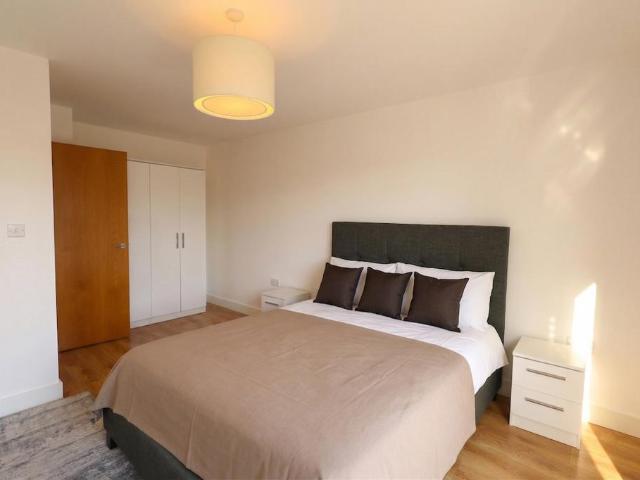 Bradstowe House, Headstone Road HA1 1 bed apartment to rent £1,695 pcm £391 pw