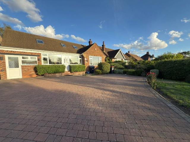 Bradwell Road, Loughton, Milton Keynes MK5, 5 bed detached house to rent, £3,000 pcm | PrimeLocation