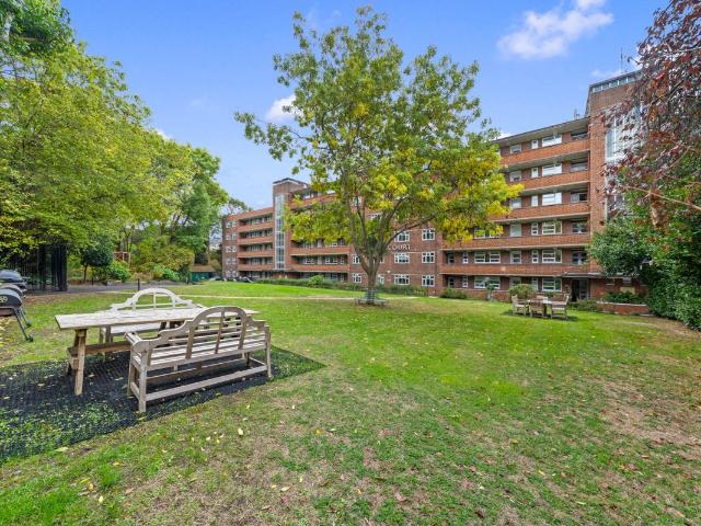 Brae Court, Kingston Hill, Kingston Upon Thames KT2, 1 bed flat to rent, £1,550 pcm | PrimeLocation