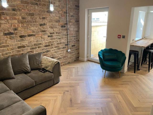 Brae Street, Liverpool 5 bed terraced house to rent £3,142 pcm £725 pw