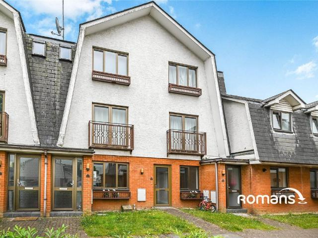 Braeside, Binfield, Bracknell RG12, 2 bed flat to rent, £1,300 pcm | PrimeLocation