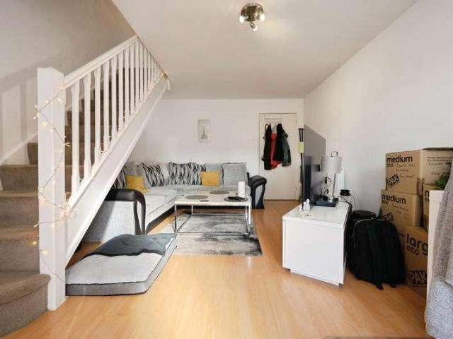Braford Gardens, Shenley Brook End, Milton Keynes, Buckinghamshire, MK5