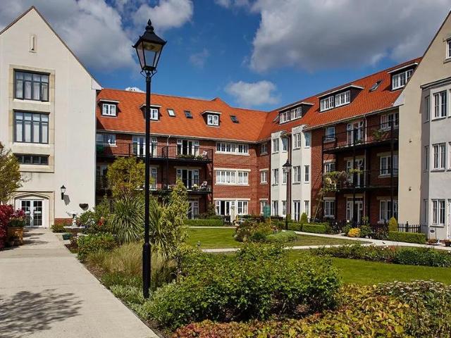 Braintree CM7 1 bed retirement property to rent £3,300 pcm £762 pw
