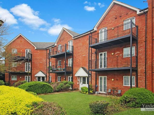 Braintree Road, Witham CM8 2 bed flat to rent £1,350 pcm £312 pw