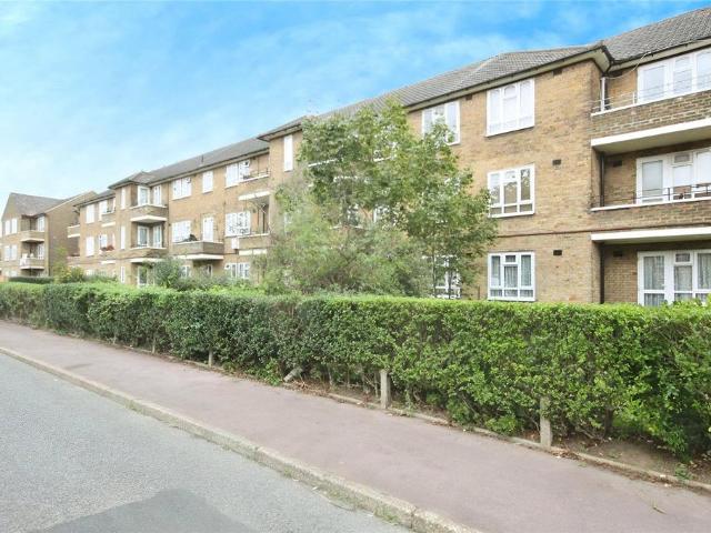 Braintree Road, Dagenham, RM10 1 bed apartment to rent £1,350 pcm £312 pw